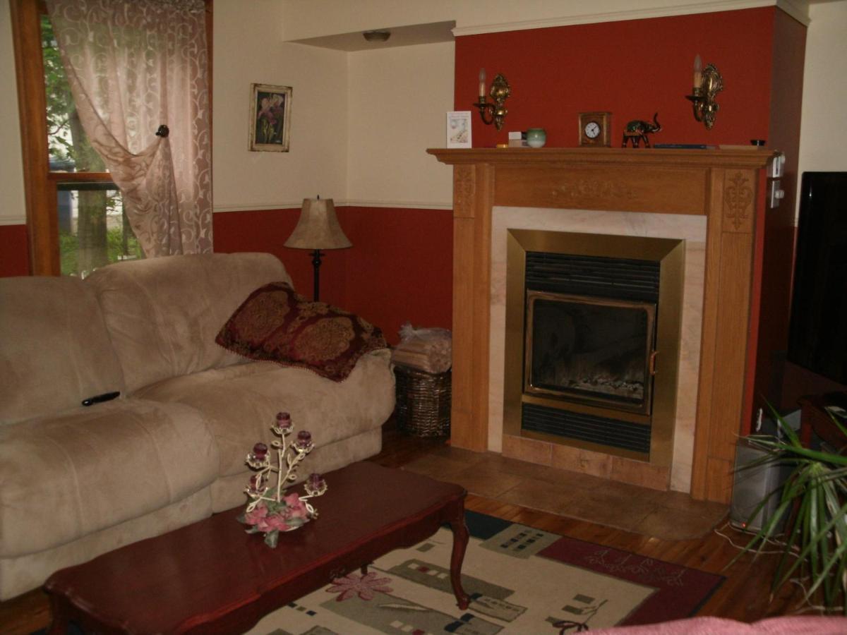 Bed and Breakfast Ici Et Maintenant Magog Exterior foto