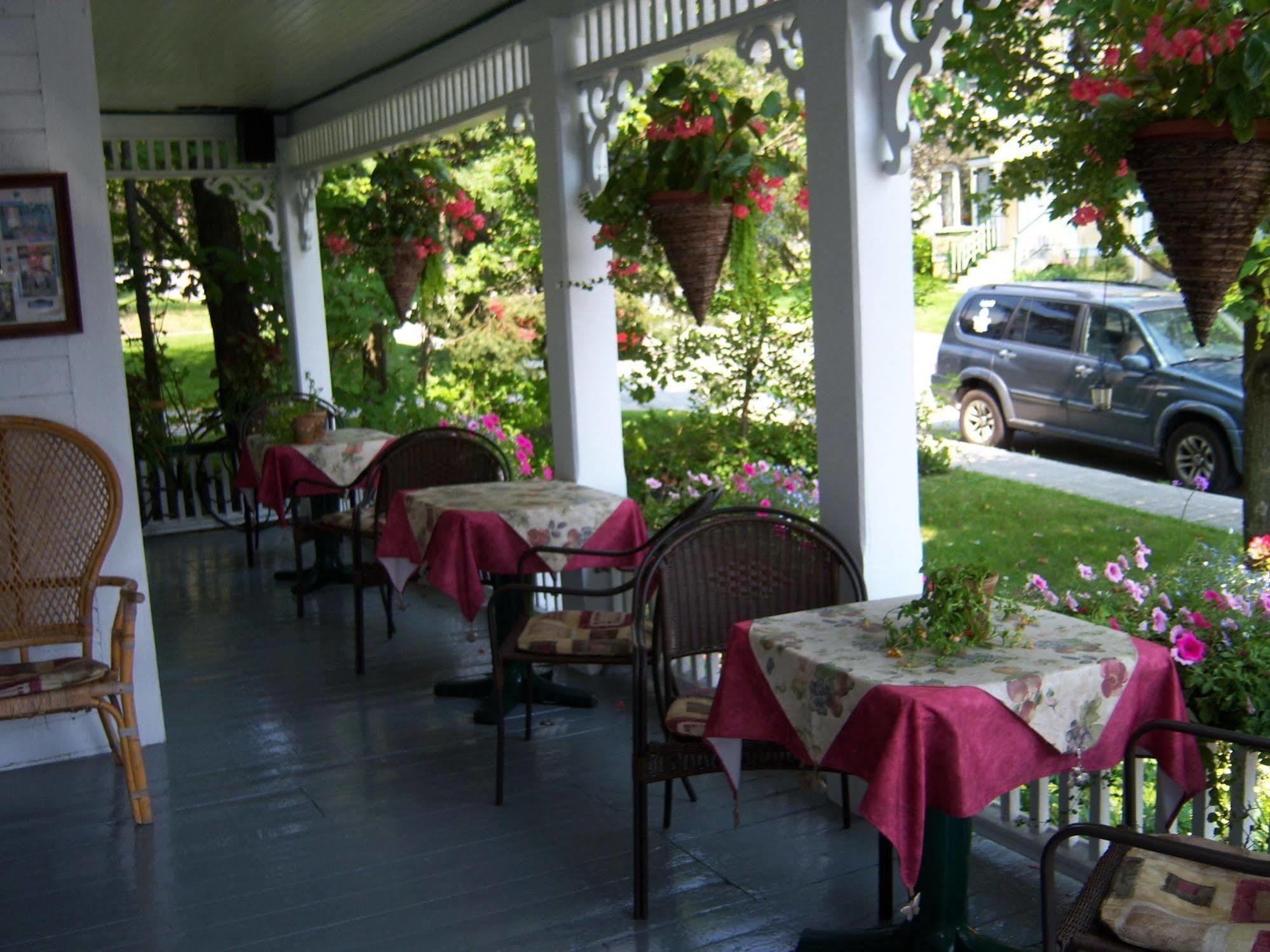 Bed and Breakfast Ici Et Maintenant Magog Exterior foto