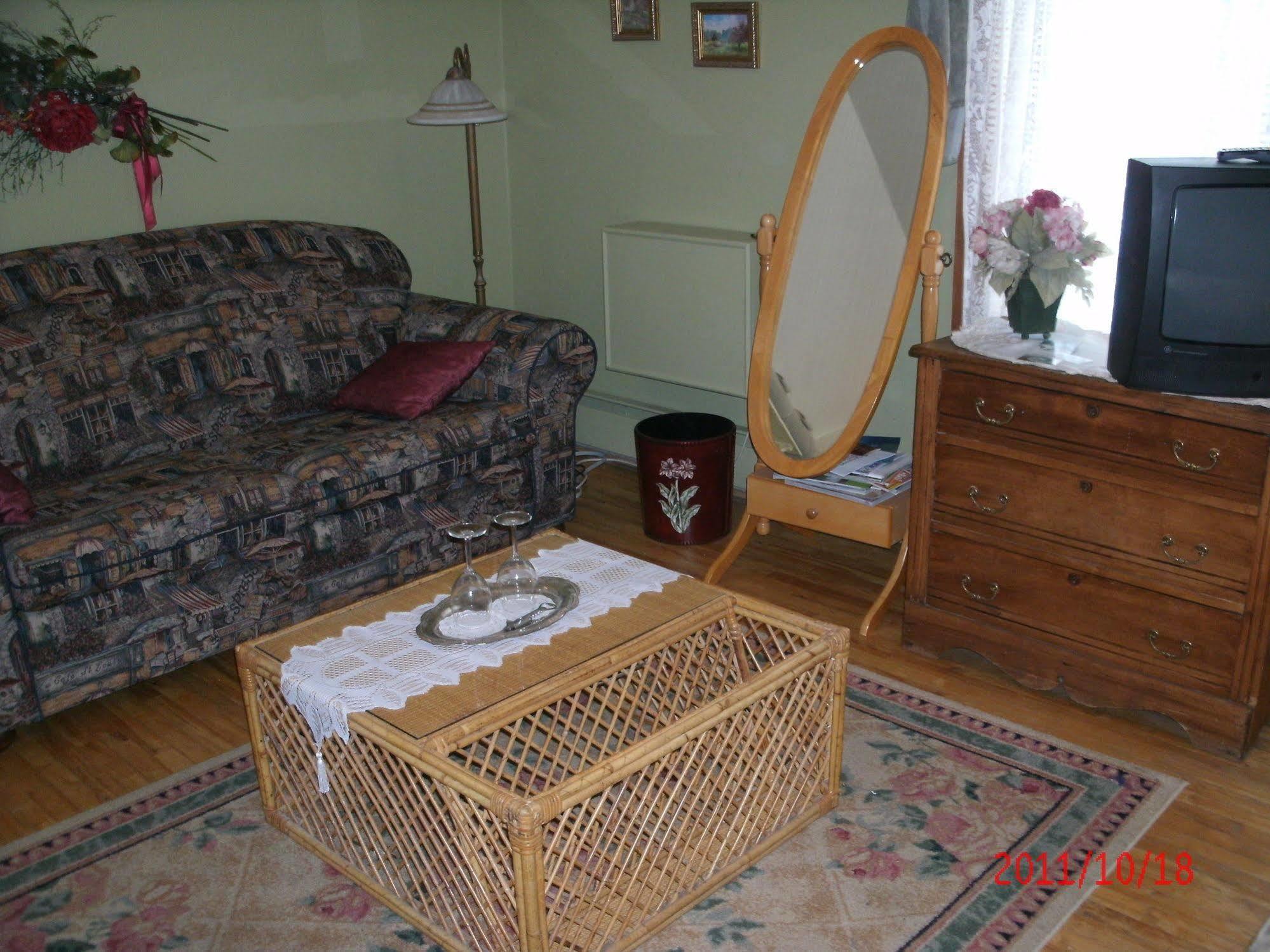Bed and Breakfast Ici Et Maintenant Magog Exterior foto
