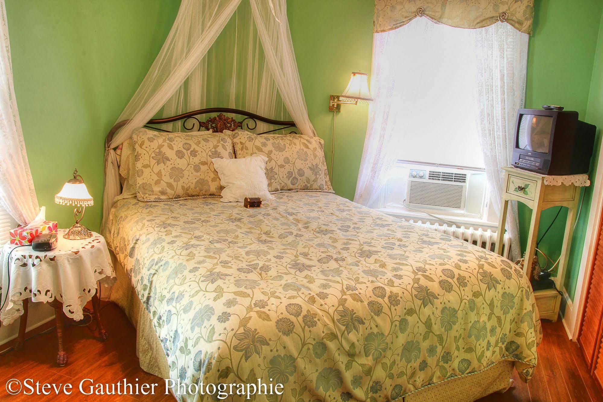 Bed and Breakfast Ici Et Maintenant Magog Exterior foto